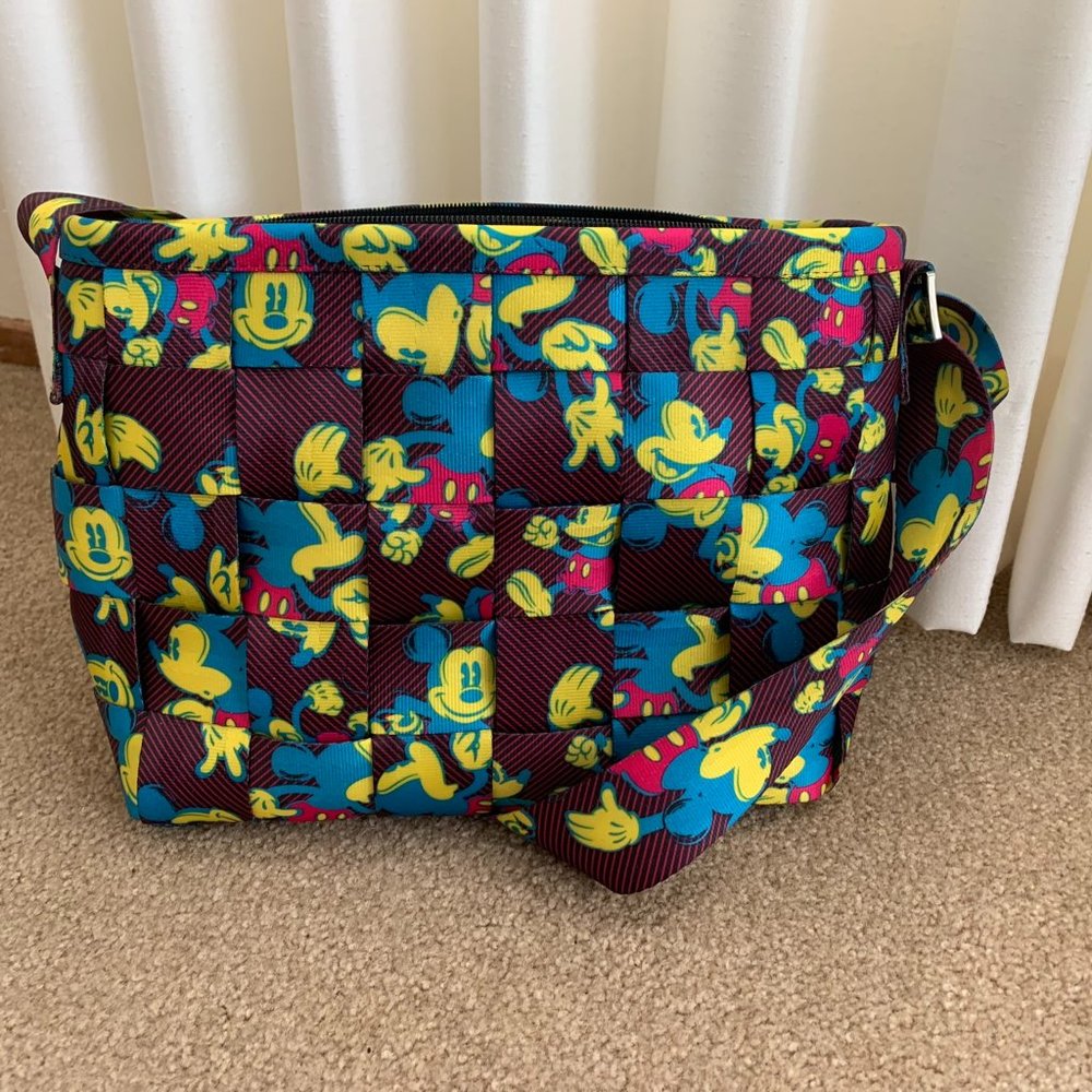 Extremely rare Harvey’s MCKY large messenger